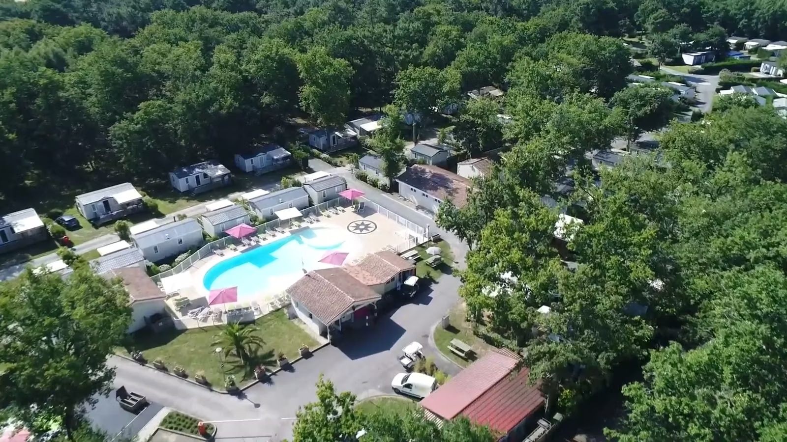 kamperen in Royan drone